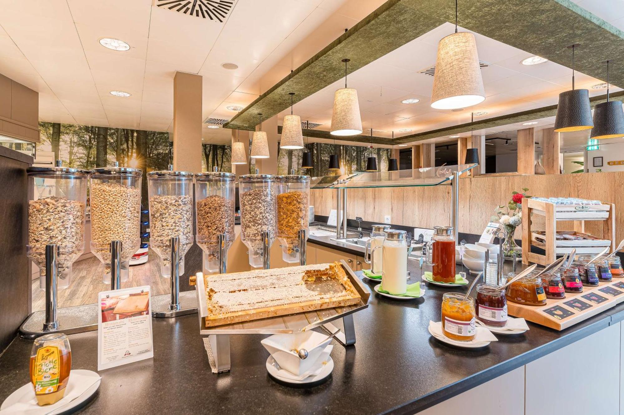 Western München Airport Hotel 4*